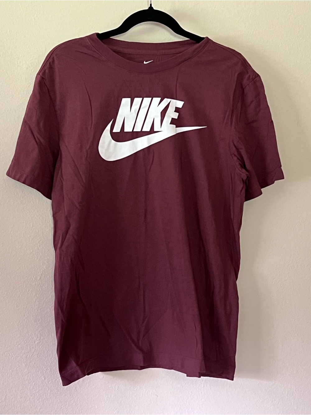 Nike Men's Maroon T-Shirt with White Logo Size Medium